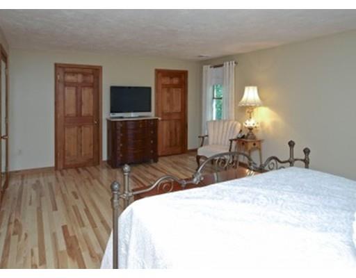 4 Walnut St, Upton, MA 01568 photo 12