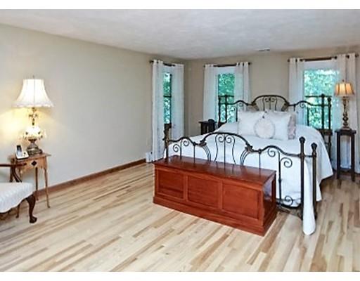 4 Walnut St, Upton, MA 01568 photo 13