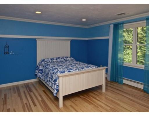 4 Walnut St, Upton, MA 01568 photo 18