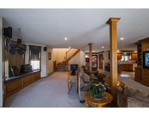 152 Derby St, Worcester, MA 01604 photo 10