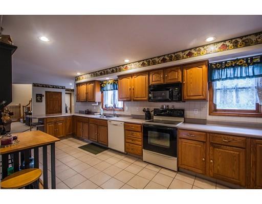 152 Derby St, Worcester, MA 01604 photo 5