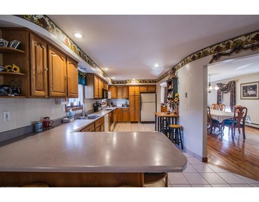 152 Derby St, Worcester, MA 01604 photo 4