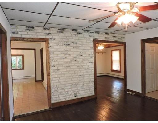16 Elm St, Webster, MA 01570 photo 5