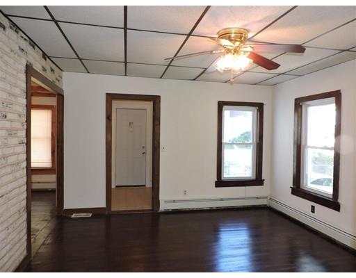 16 Elm St, Webster, MA 01570 photo 3