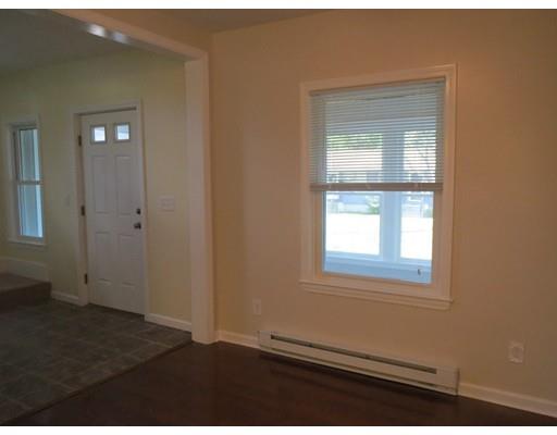 28 Martin St, Springfield, MA 01108 photo 5