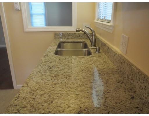 28 Martin St, Springfield, MA 01108 photo 9