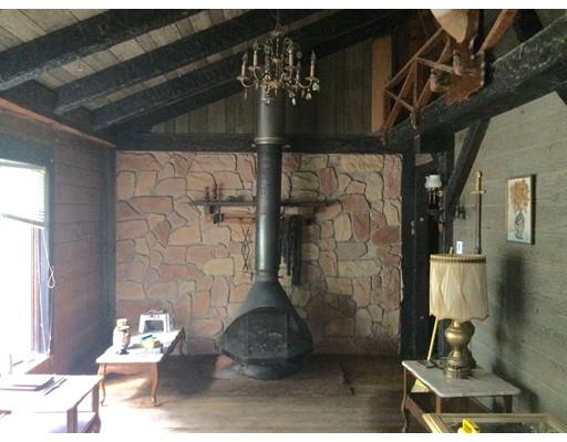 76 Nelson St, Chicopee, MA 01013 photo 3