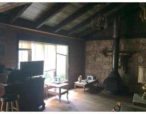 76 Nelson St, Chicopee, MA 01013 photo 4
