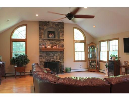 23 Warren Rd, Upton, MA 01568 photo 4