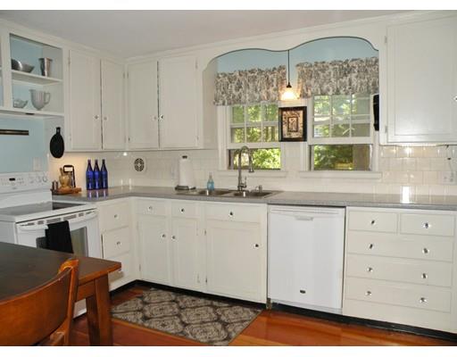 17 Saxon Rd, Worcester, MA 01602 photo 3