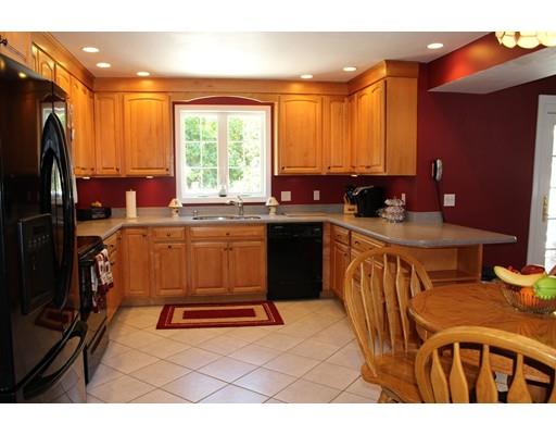 9 Mapleton Pl, Lynn, MA 01904 photo 3