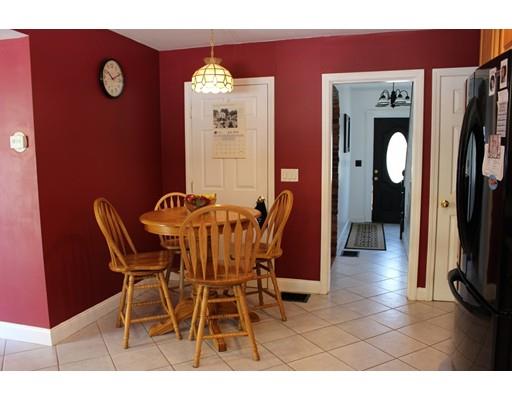 9 Mapleton Pl, Lynn, MA 01904 photo 2