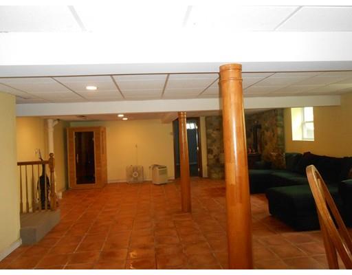 33 Maple Ave, Avon, MA 02322 photo 11