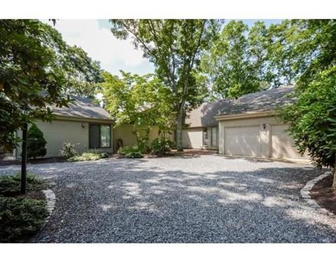 17 Compass Cir, Mashpee, MA 02649 photo 2