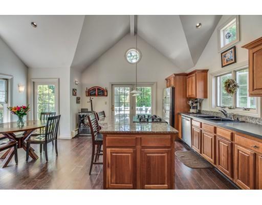 21 Lois Ln, Needham, MA 02492 photo 2