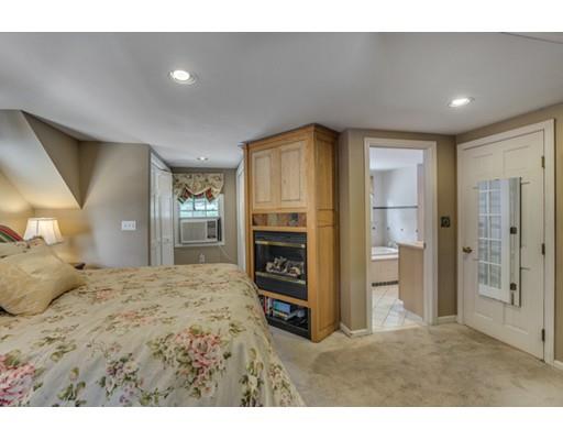 21 Lois Ln, Needham, MA 02492 photo 11
