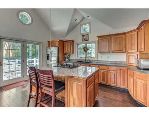 21 Lois Ln, Needham, MA 02492 photo 3