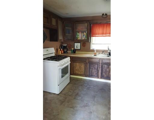 79 Shamrock St, Springfield, MA 01108 photo 4