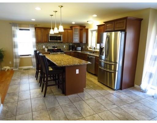 216 Mazarin St, Springfield, MA 01151 photo 3