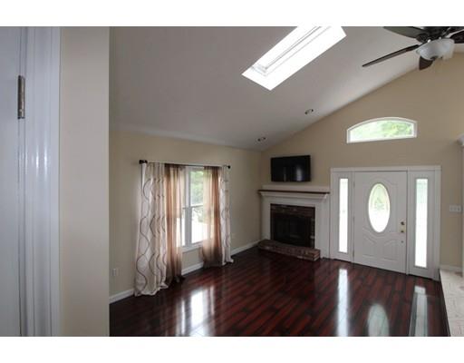 15 Elm Ave, Holbrook, MA 02343 photo 3