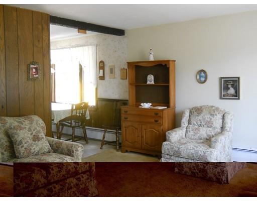 10 Groton St, Springfield, MA 01129 photo 4