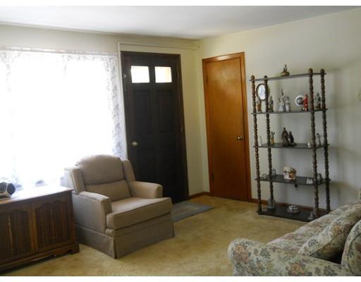 10 Groton St, Springfield, MA 01129 photo 5
