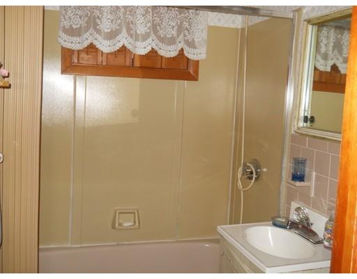 10 Groton St, Springfield, MA 01129 photo 9