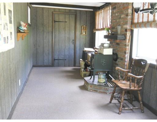 10 Groton St, Springfield, MA 01129 photo 12