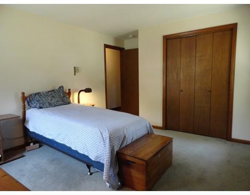20 Pinta Cir, Springfield, MA 01104 photo 13