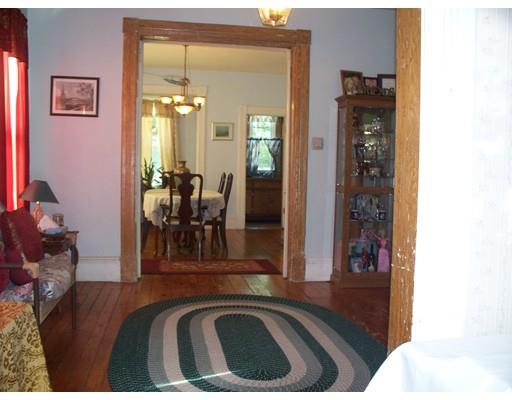 50 Dexter St, Springfield, MA 01105 photo 5