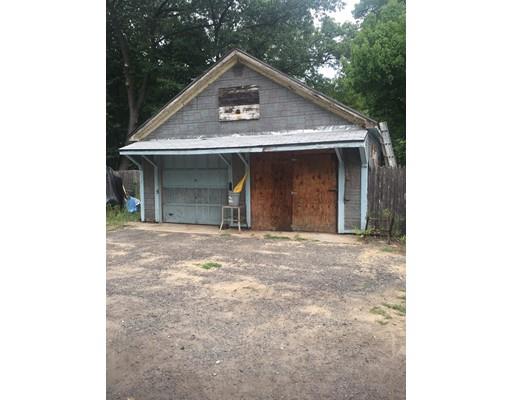 208 Britton St, Chicopee, MA 01020 photo 5
