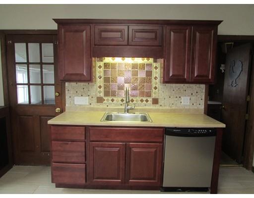 37 Barrison St, Springfield, MA 01109 photo 2