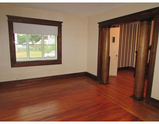 37 Barrison St, Springfield, MA 01109 photo 6