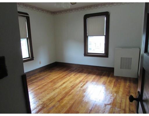 37 Barrison St, Springfield, MA 01109 photo 9