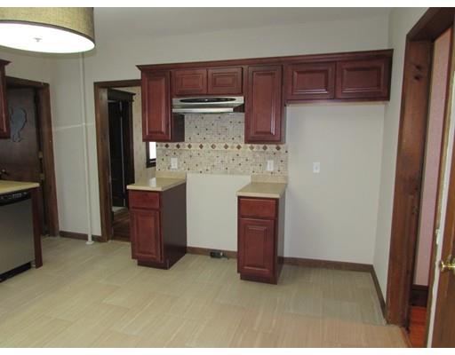 37 Barrison St, Springfield, MA 01109 photo 4