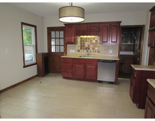 37 Barrison St, Springfield, MA 01109 photo 3