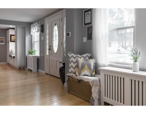 2 Northbridge St, Mendon, MA 01756 photo 4