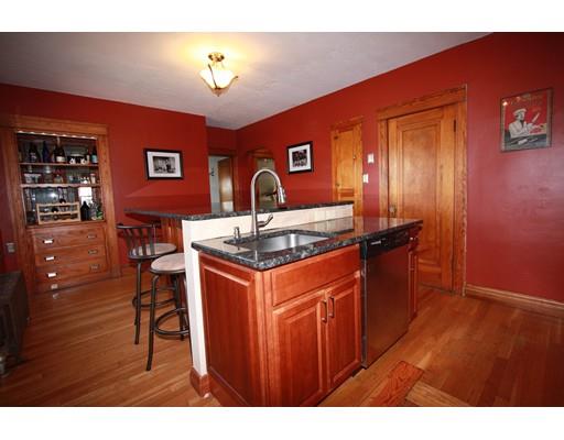 18 Johnson St, Worcester, MA 01604 photo 4
