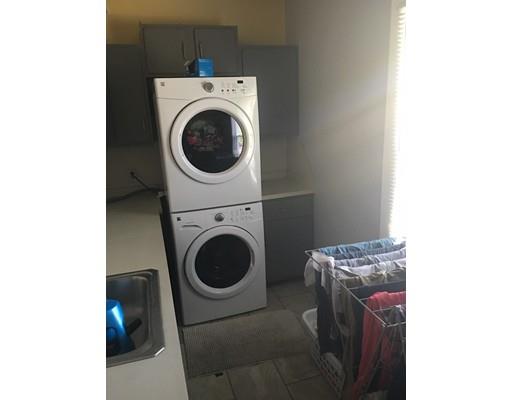 529 White St, Springfield, MA 01108 photo 5