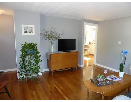 92 Hudson St, Springfield, MA 01118 photo 4