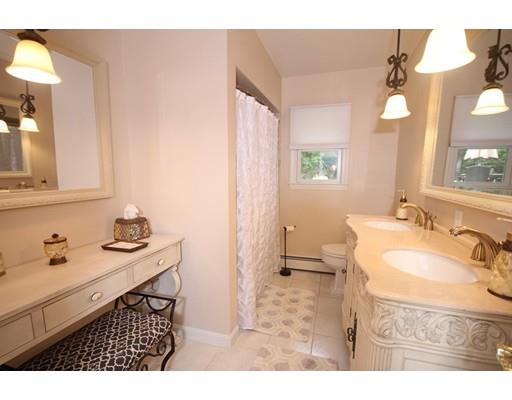 4 Yorkshire Rd, Marblehead, MA 01945 photo 11