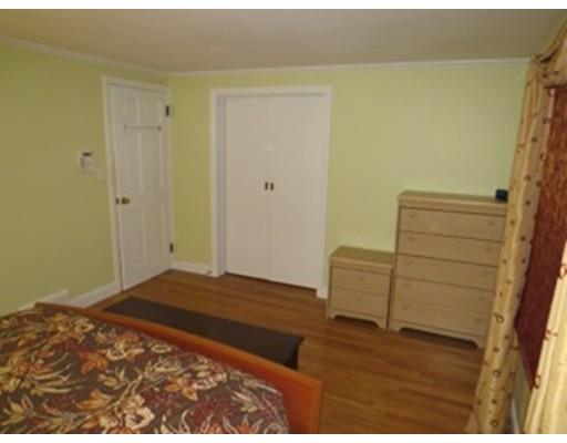 64 Oak Hollow Rd, Springfield, MA 01128 photo 9