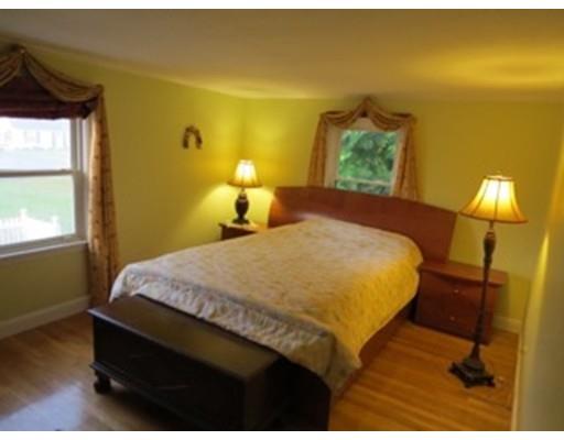 64 Oak Hollow Rd, Springfield, MA 01128 photo 8