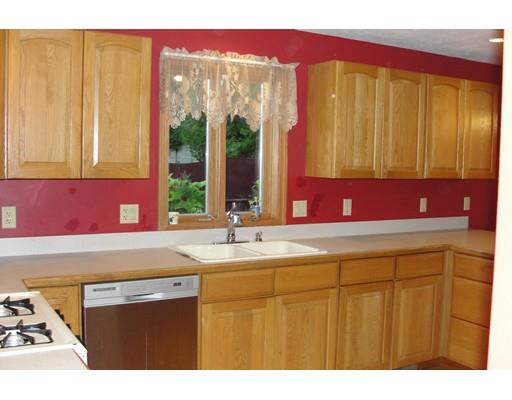 5 Raphael St, Worcester, MA 01604 photo 5