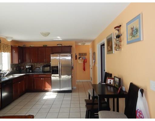 9 Heritage Ct, Fall River, MA 02721 photo 3