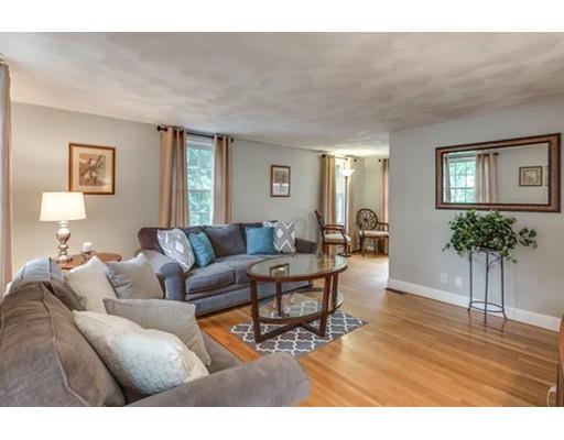 14 Forest St, Reading, MA 01867 photo 3