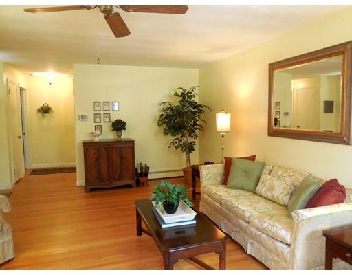 29 8th Ave, Chicopee, MA 01020 photo 4