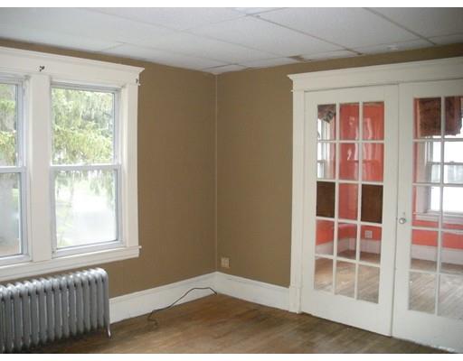 42 Corona St, Springfield, MA 01104 photo 4