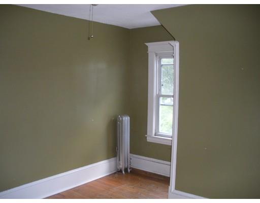 42 Corona St, Springfield, MA 01104 photo 3