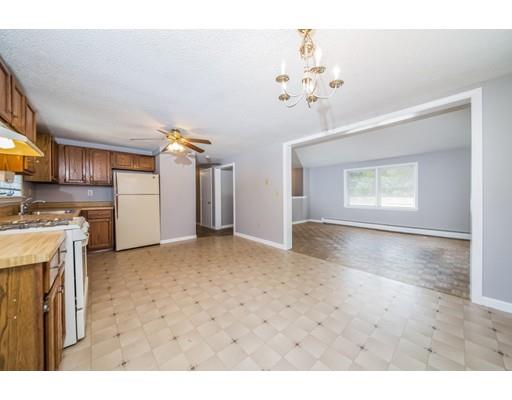115 Lois St, Springfield, MA 01109 photo 9